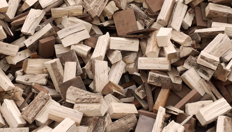 De goedkope stookmix cheapburn brandhout voor eidere mooie houtkachel bij Van den Akker